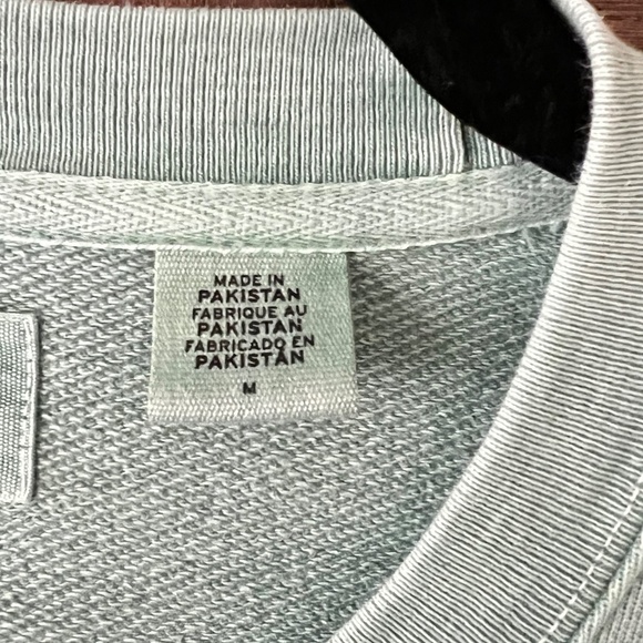 Levis Authentic Crewneck Sweatshirt Relaxed Fit in Green Size Medium EUC - Picture 5 of 5